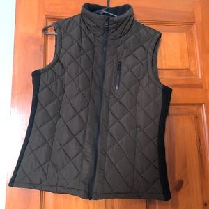 Puffy, sleeveless, high neck vest